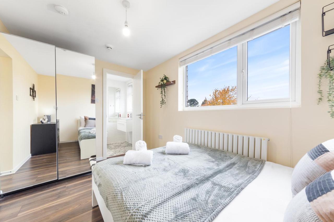 Twickenham Homes Айслворт Екстер'єр фото