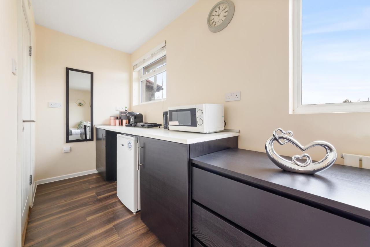 Twickenham Homes Айслворт Екстер'єр фото