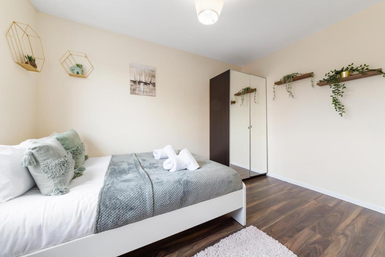 Twickenham Homes Айслворт Екстер'єр фото