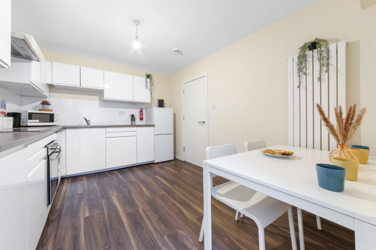 Twickenham Homes Айслворт Екстер'єр фото