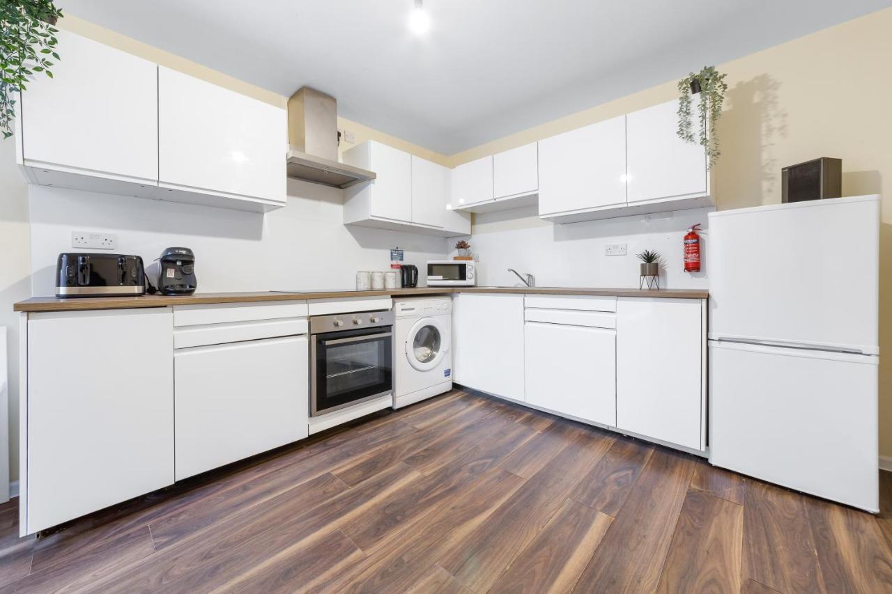 Twickenham Homes Айслворт Екстер'єр фото