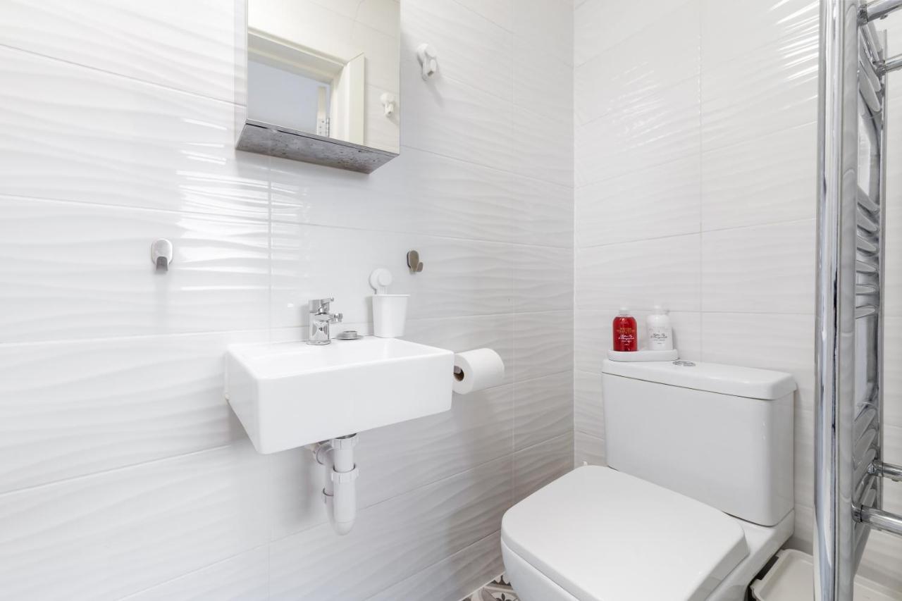 Twickenham Homes Айслворт Екстер'єр фото