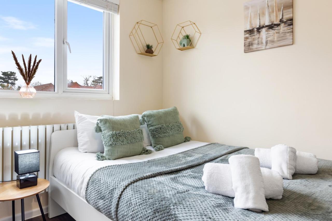 Twickenham Homes Айслворт Екстер'єр фото