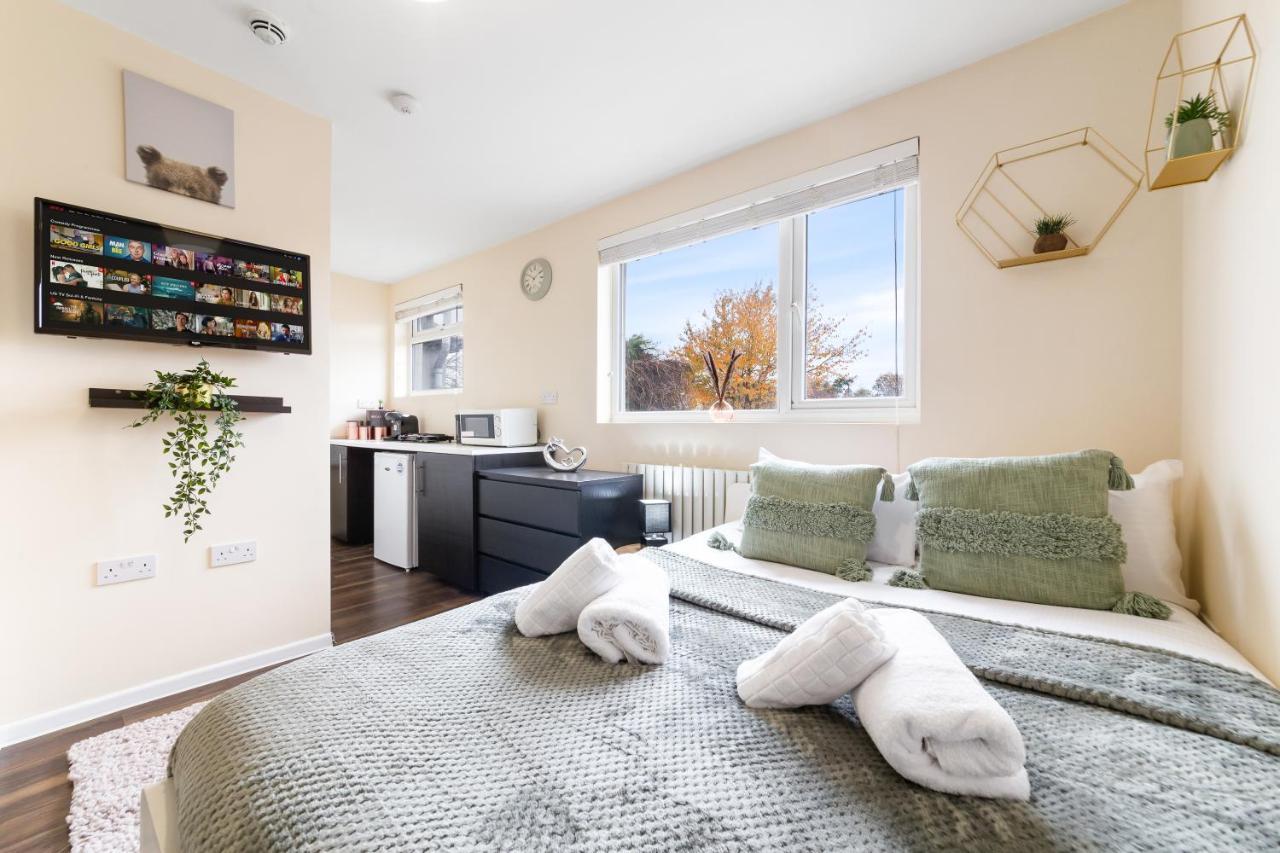 Twickenham Homes Айслворт Екстер'єр фото