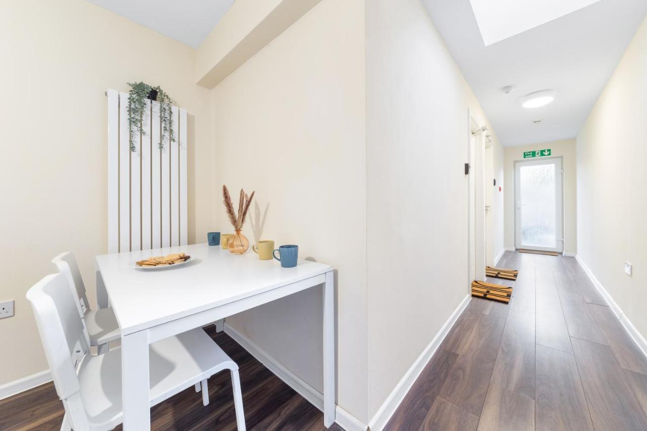 Twickenham Homes Айслворт Екстер'єр фото