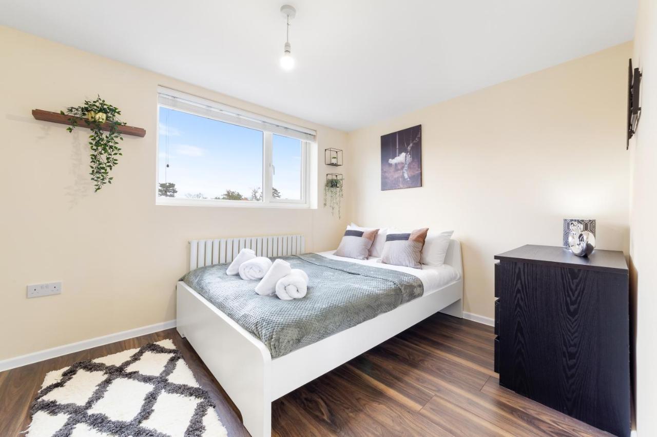 Twickenham Homes Айслворт Екстер'єр фото