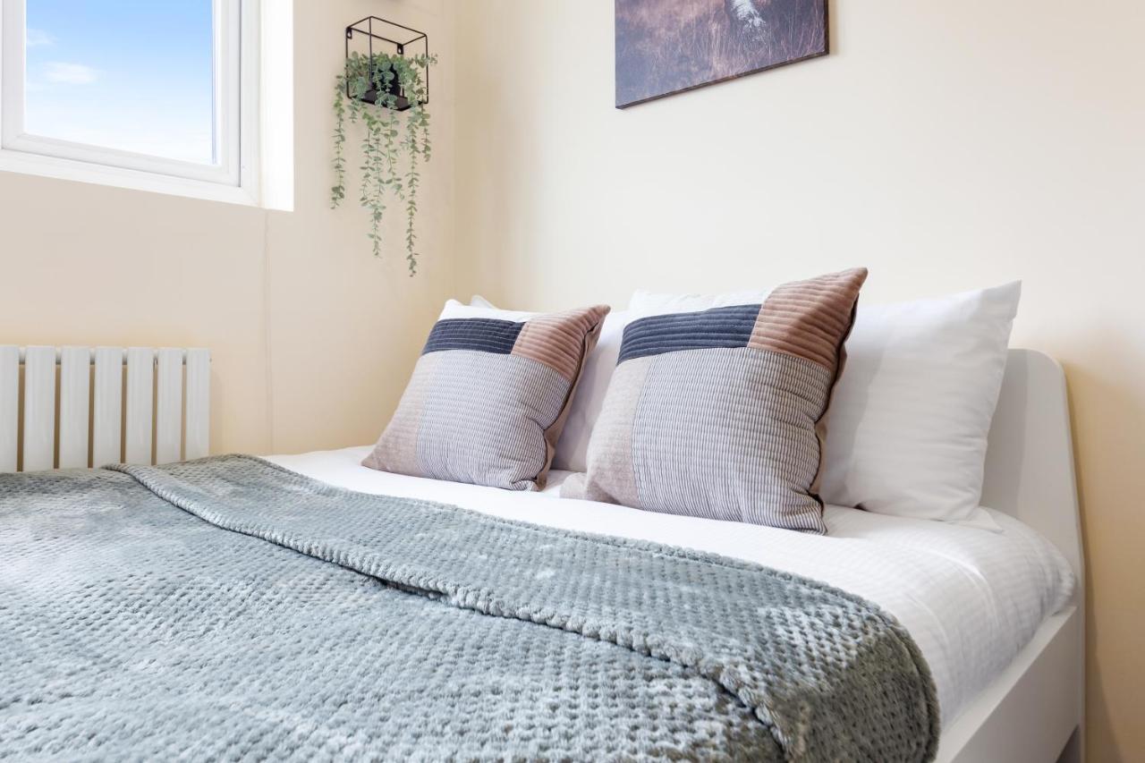 Twickenham Homes Айслворт Екстер'єр фото
